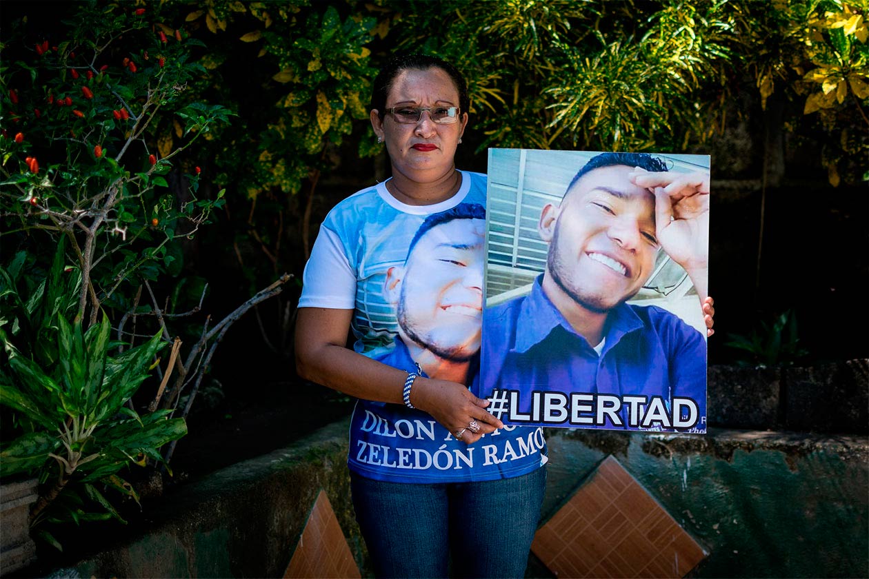 Eimy Ramos asegura los maltratos que ha recibido su hijo, desde que lo arrestaron en junio, son en venganza porque el Frente Sandinista lo considera "traidor". Franklin Villavicencio / Niú