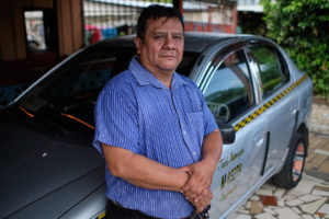 El sueño de don Marlon Castro es expandir su servicio de taxi en Managua. Carlos Herrera | Niú