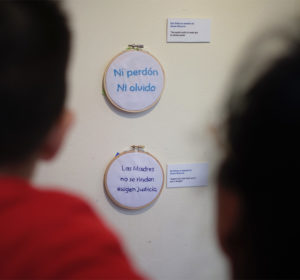 La exposición Bordar la Memoria se inauguró este primero de noviembre de 2019. Carlos Herrera | Niú
